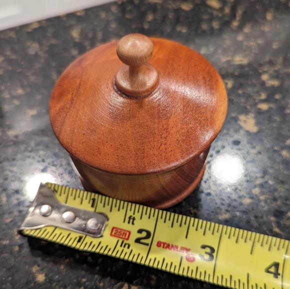 Turned wood bowls with lid - Picture 3 of 4
